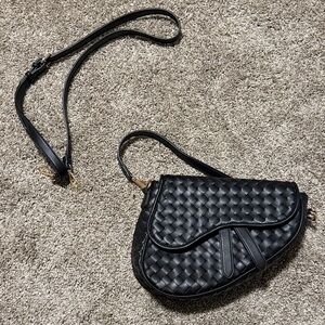 Woven faux shoulder bag